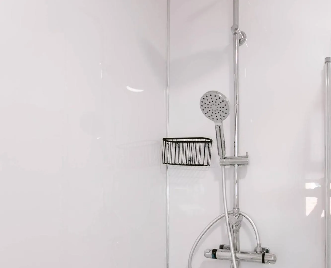 Central Apt Sleeps 6, Parking, Smart Tv, Garden, Contact For Discounted Prices Exeter 0*,