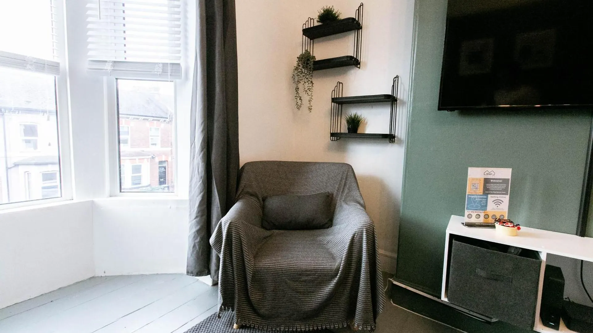 Central Apt Sleeps 6, Parking, Smart Tv, Garden, Contact For Discounted Prices Exeter Apartment